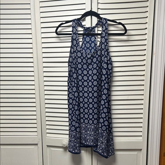 Elegant Navy and White Backless Dress - Picture 1 of 8